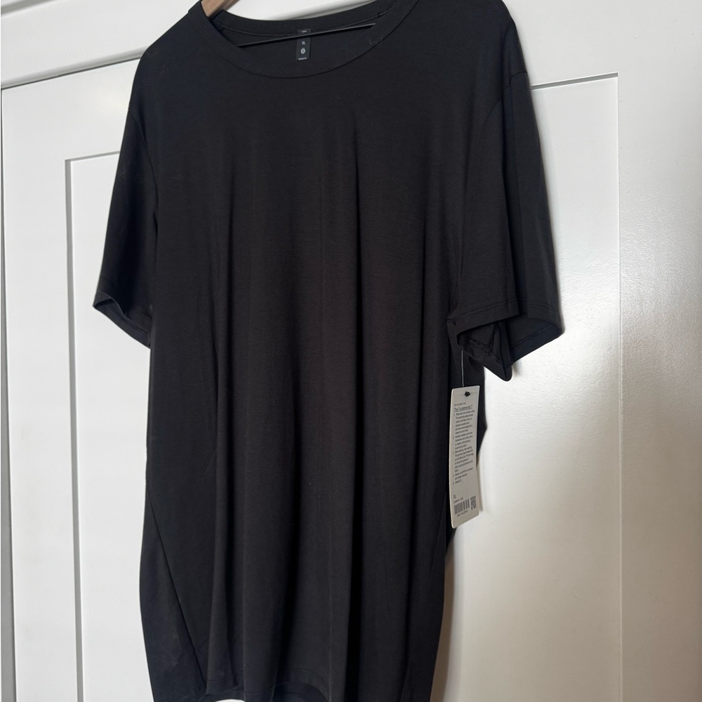 lululemon athletica fundamental Black Short Sleeve Tee
